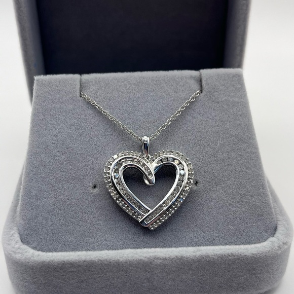 0.50 CT Natural Diamond Large Heart Sterling Silver Necklace - Picture 1 of 8